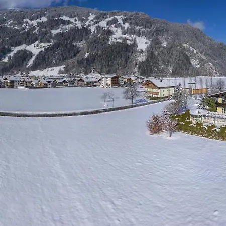 Boutiquehotel Saeumler 齐勒河谷采尔